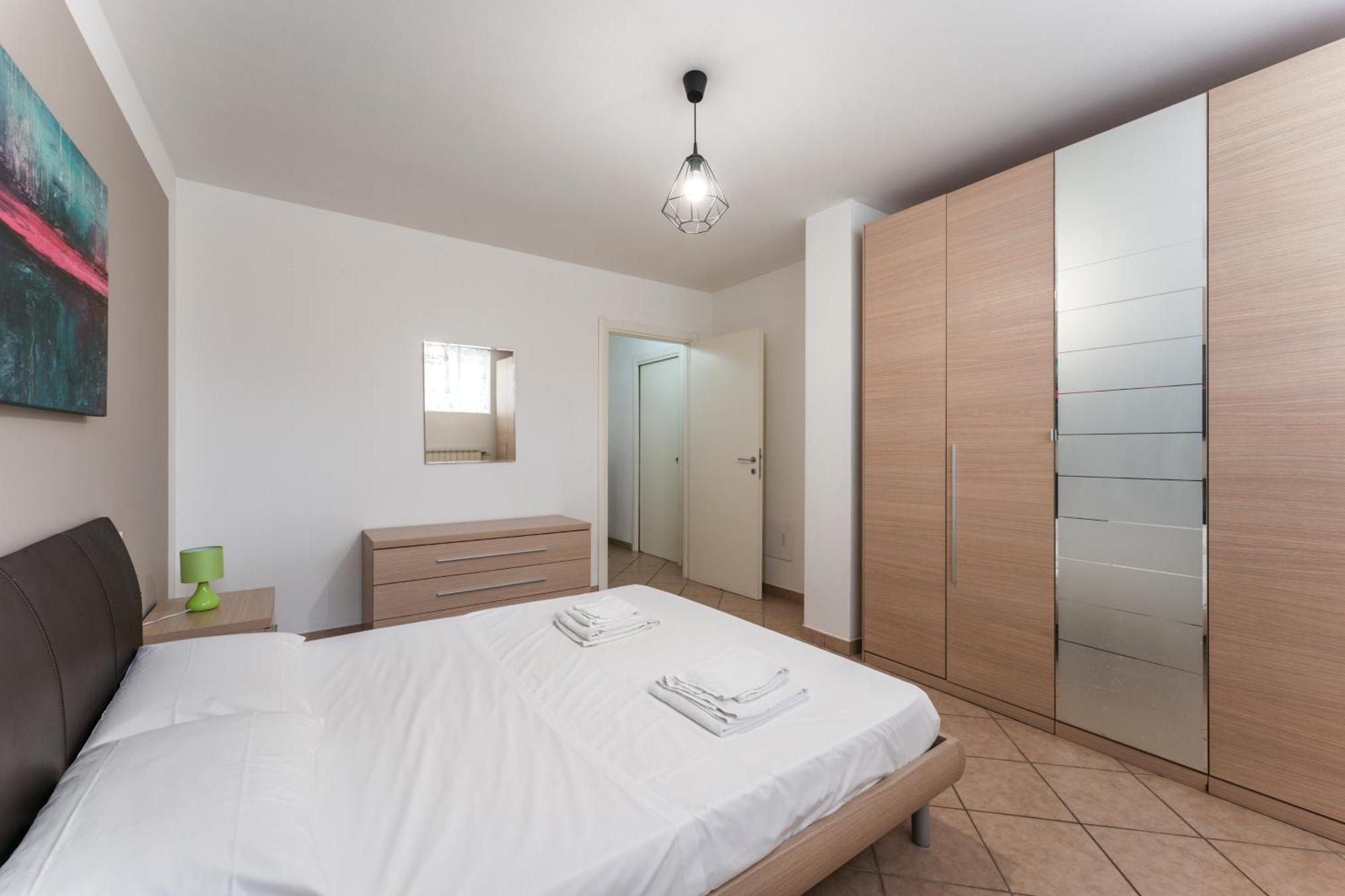 Matteotti Apartments Desenzano del Garda Bagian luar foto