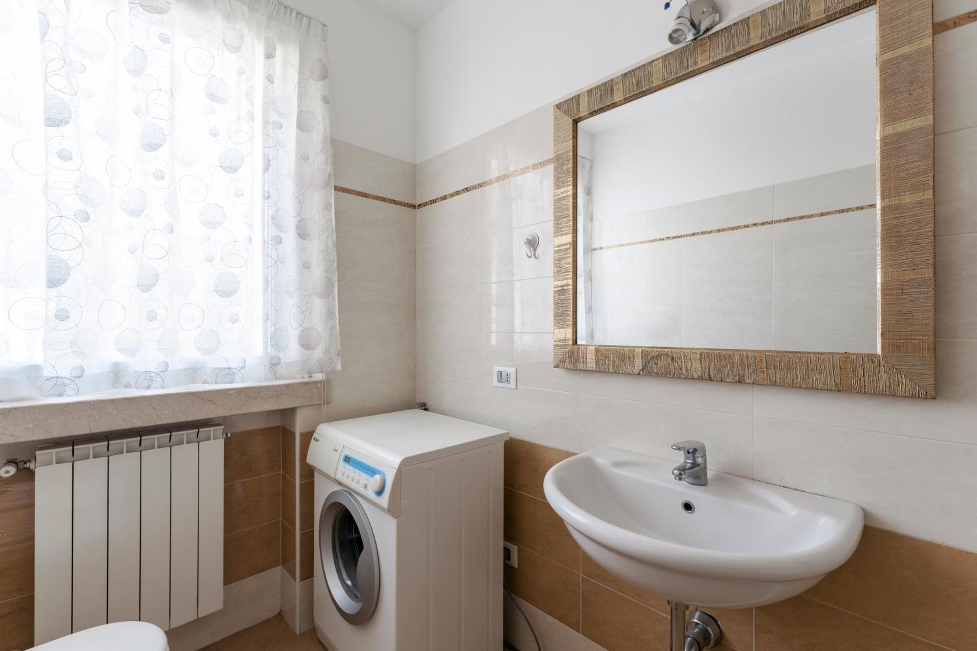 Matteotti Apartments Desenzano del Garda Bagian luar foto
