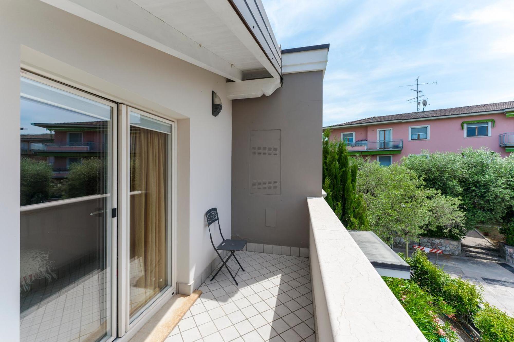 Matteotti Apartments Desenzano del Garda Bagian luar foto